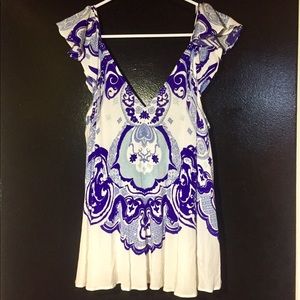 COPY - Anthropologie Flowy shirt with pattern